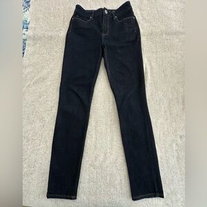 WHBM NWOT “The Skinny Ankle” super soft dark jean!